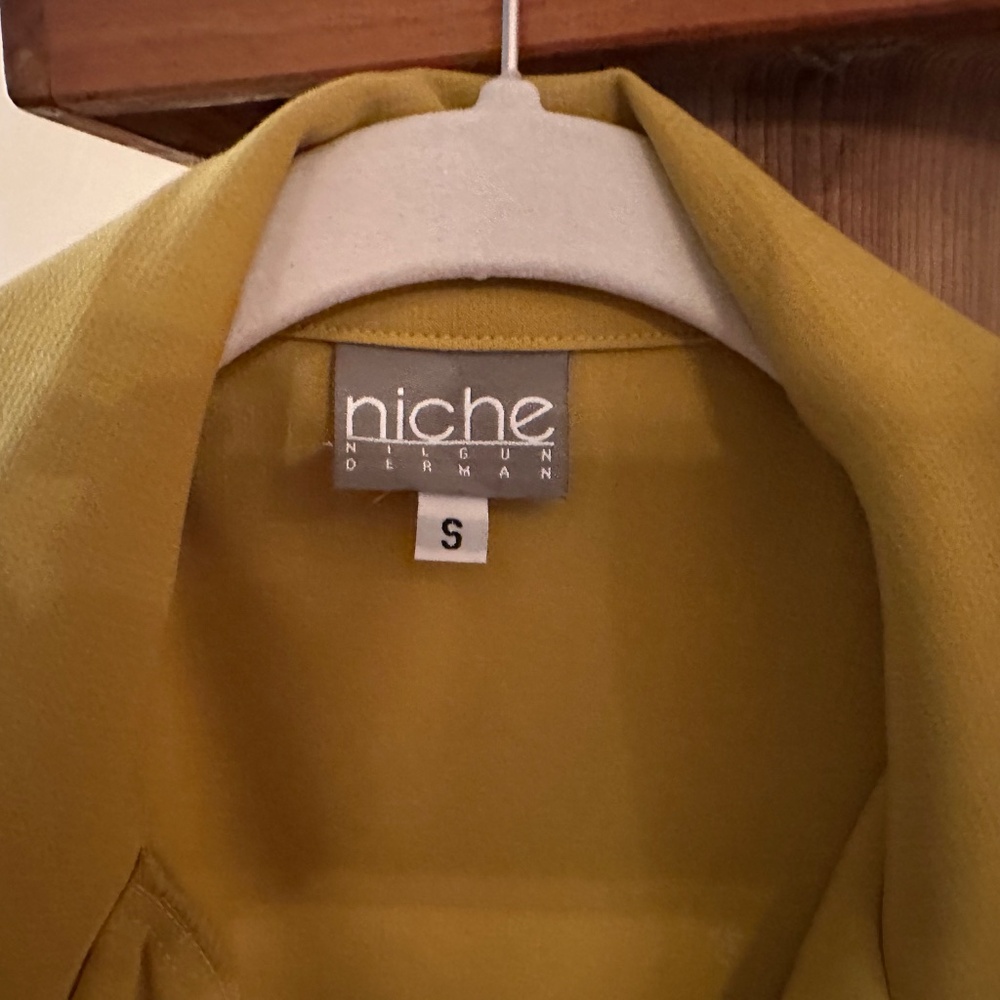 Niche mustard asymmetrical coat - Picture 3 of 5